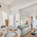 Superb Apartment In The Haut Marais