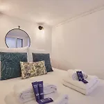Superb Apartment In The Haut Marais