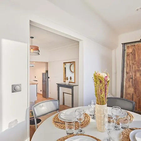 Superb In The Marais Apartment Paris