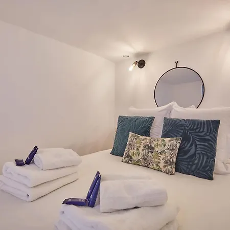 Superb In The Marais Apartment Paris